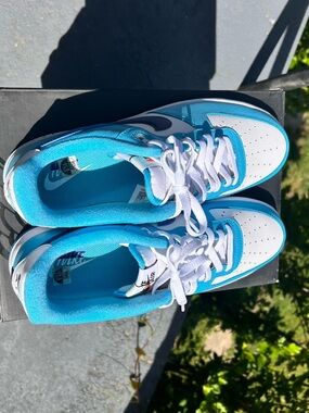 Nike Kids Low-Top Sneakers in White and Teal